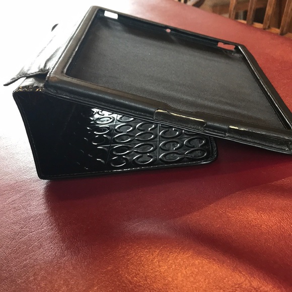 ๐iPad 2๐ Coach signature leather iPad case - Picture 7 of 11